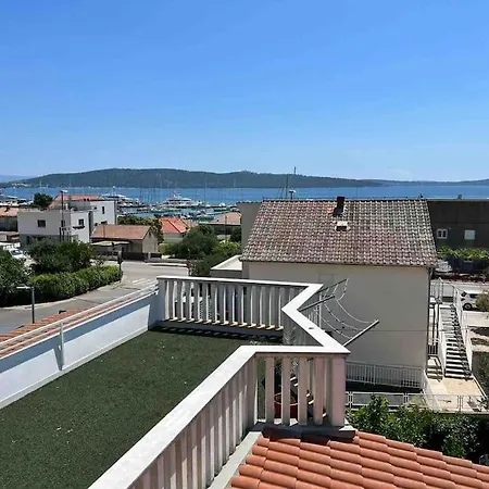 Apartment Mediterranea Kaštela